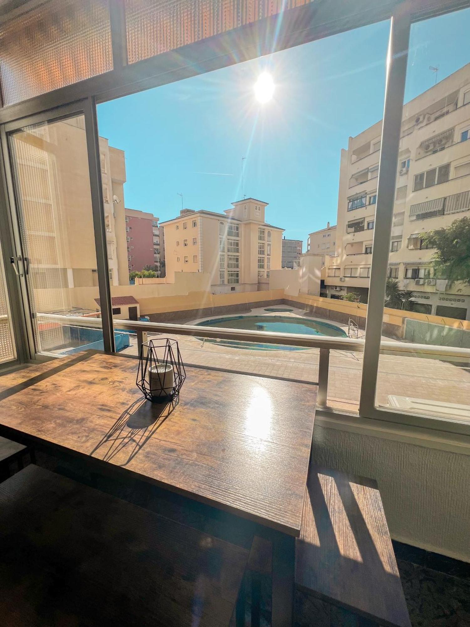 Cozy And Bright Flat With Pool Appartement Torremolinos Buitenkant foto