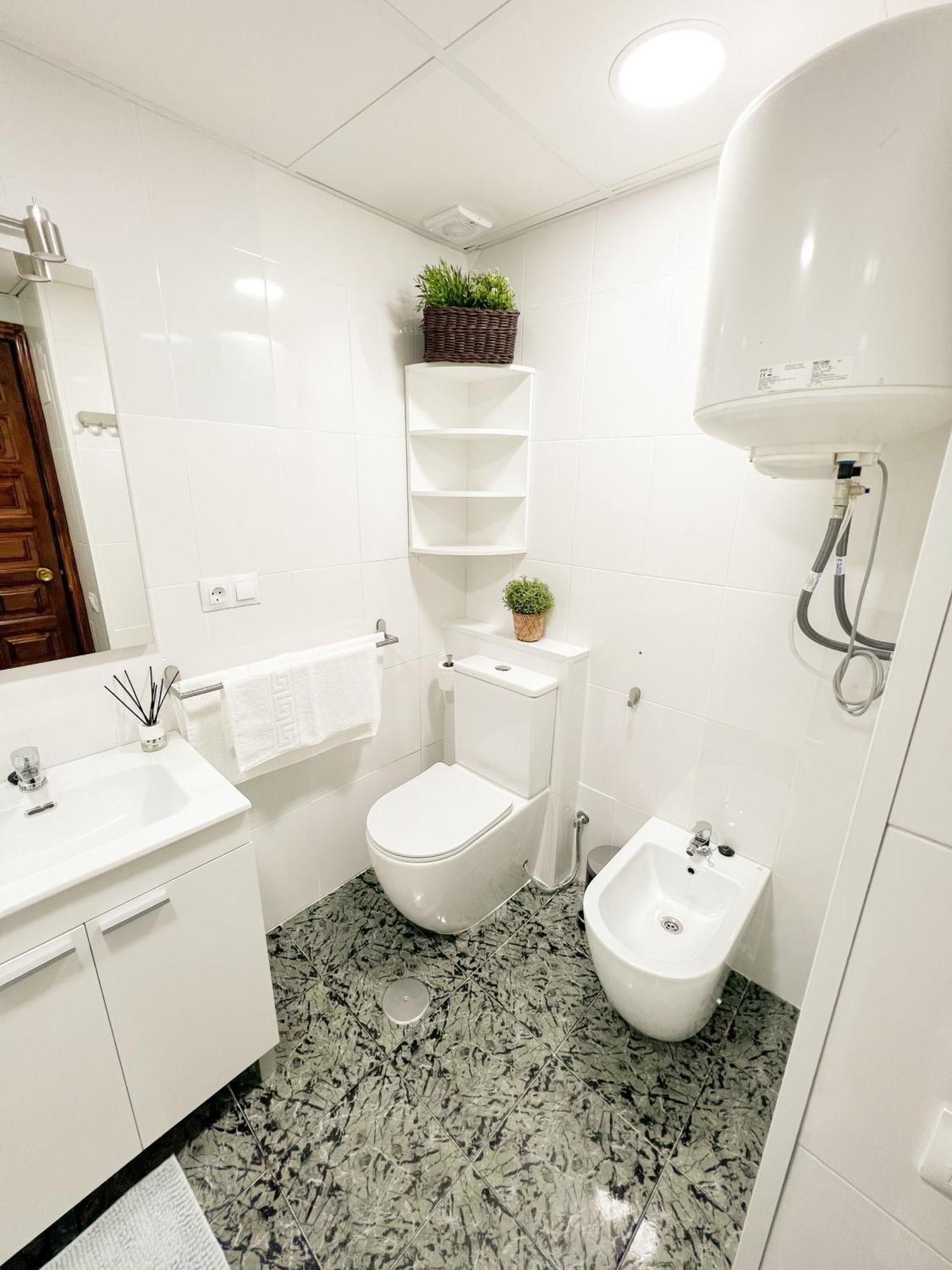 Cozy And Bright Flat With Pool Appartement Torremolinos Buitenkant foto