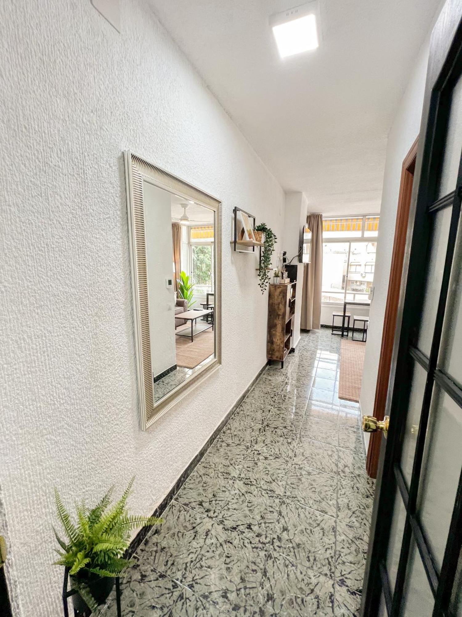Cozy And Bright Flat With Pool Appartement Torremolinos Buitenkant foto