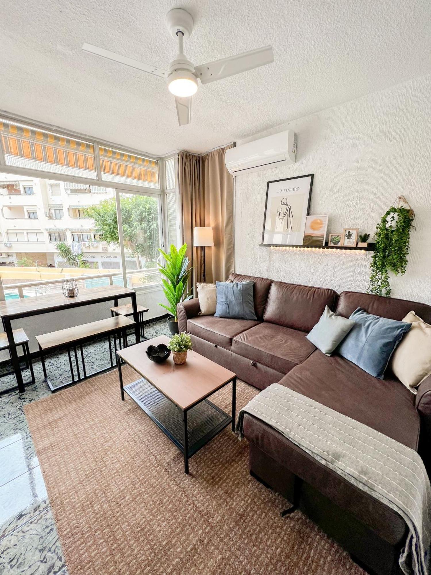 Cozy And Bright Flat With Pool Appartement Torremolinos Buitenkant foto